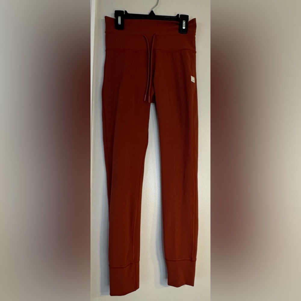 Vuori Daily leggings High-rise RN# 156509
Size Small